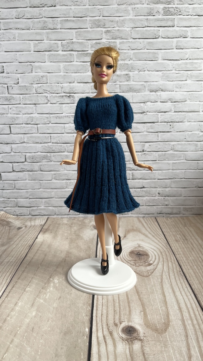 Диана в платье