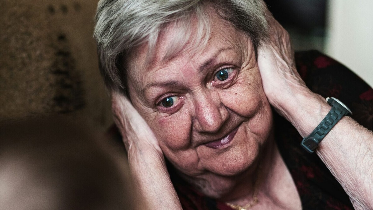    Нарушения слуха и зрения без коррекции – факторы риска деменции. Фото: unsplash