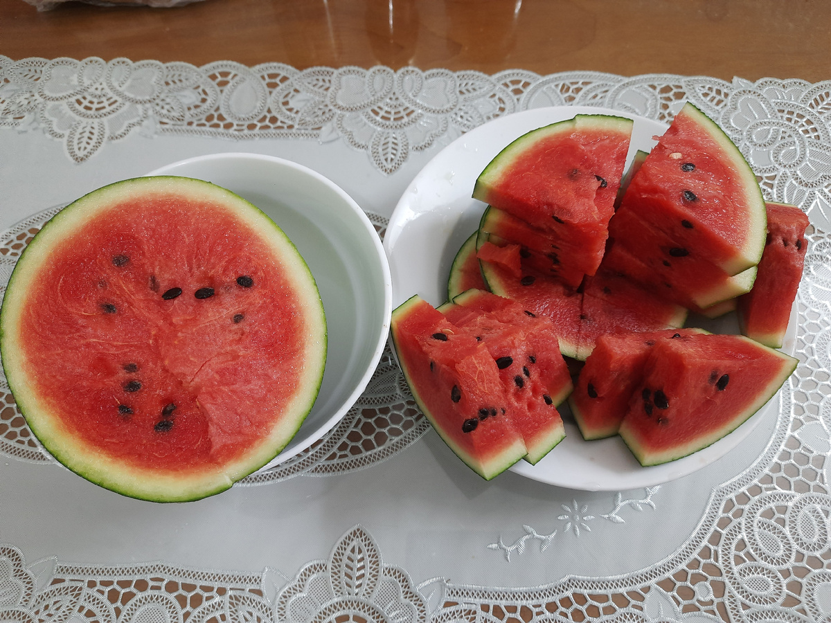Очень вкусный арбуз на полдник