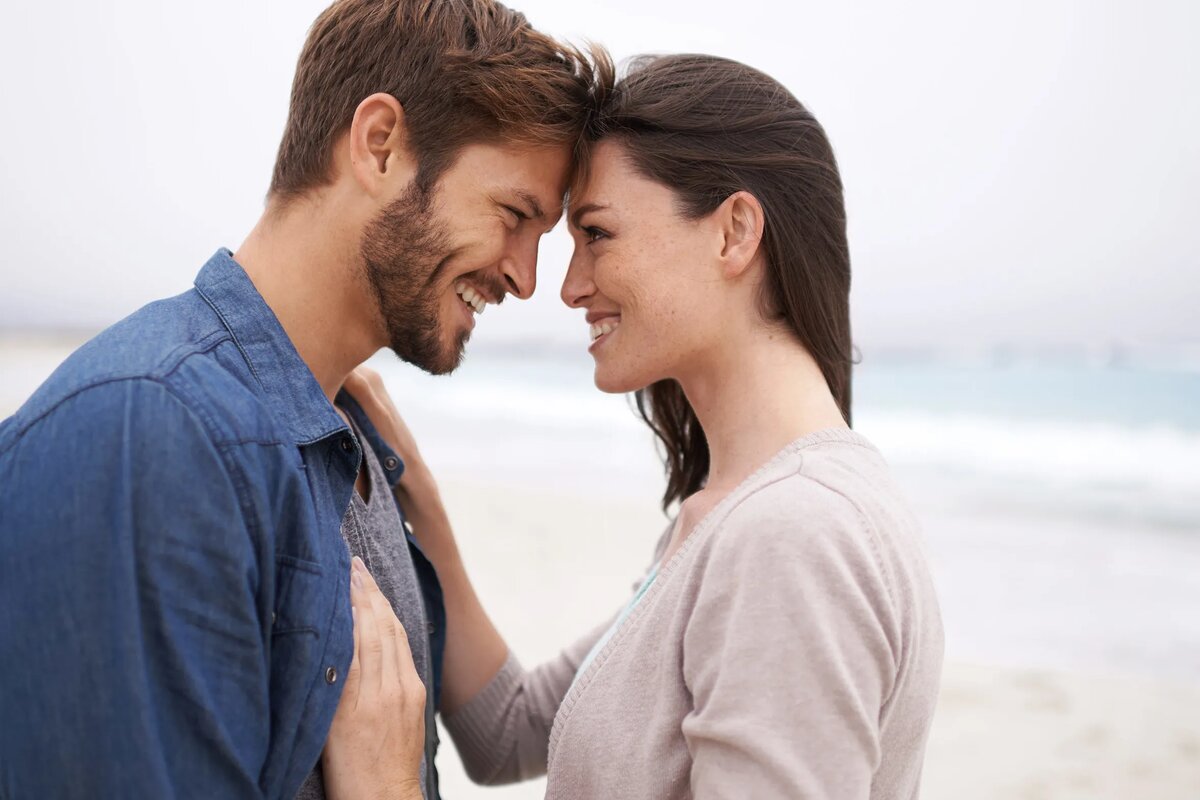 Женщины уважают не тех, кто всегда удобен, а тех, кто знает, чего хочет.