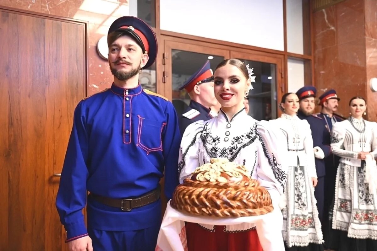    На ВДНХ представили 75 волгоградских трудовых династий