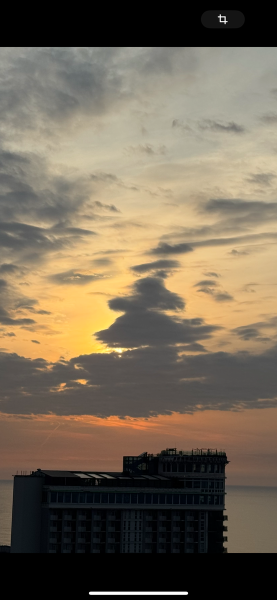 "Китайская пагода"  в облаках Батуми. Фото наше.