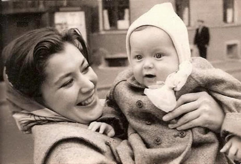    Жалел, что Кюнна не позволила ему усыновить ее сына от первого брака, которого он любил как родного. Фото: Кадр из фильма