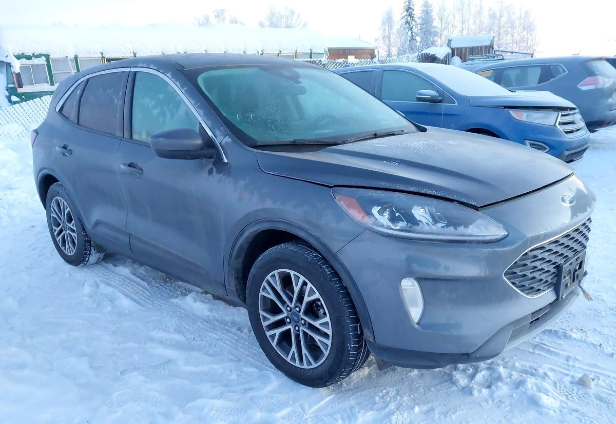 FORD ESCAPE 2022 года из США