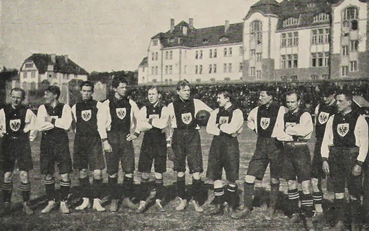 Игроки команды Карлсруэ в самом начале ХХ века
