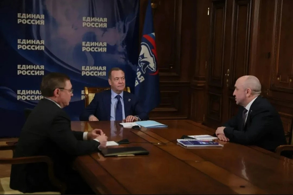 На смотринах у Д. Медведева в 2026
