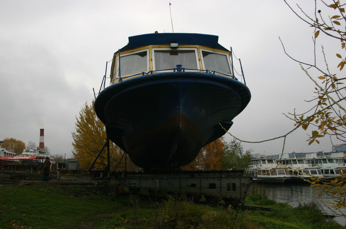 Теплоход "Москва" на косяковых тележках. Фото из общедоступных источников.