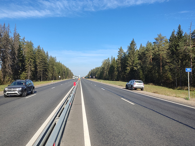 Более 100 км федеральных дорог обновились в Тверской и Новгородской областях за год