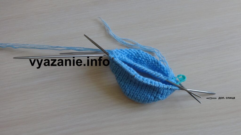 Вот посмотрите, на одной спице уже соединила детали, сейчас буду соединять дальше.