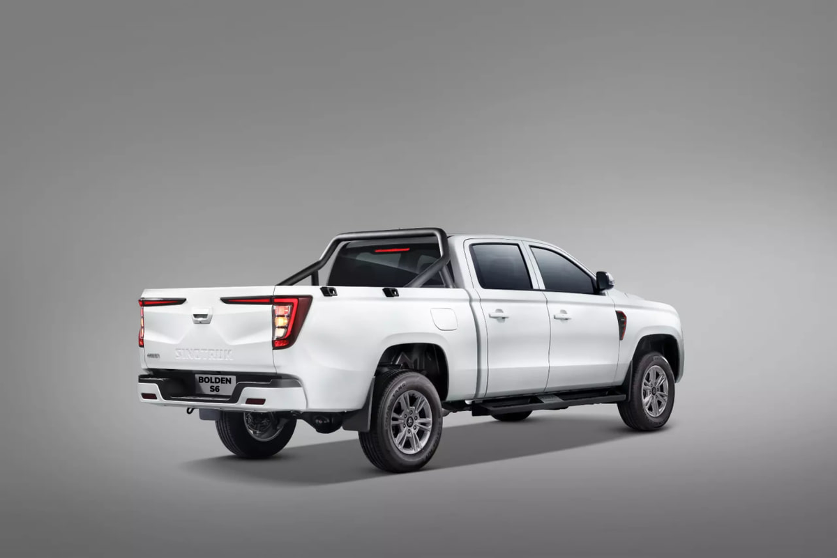 По умолчанию пикап будет иметь полный привод Part-Time. За доплату предложат схему Real-Time.