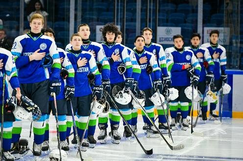 Юношеская сборная Узбекистана. Фото пресс-службы ФХУ