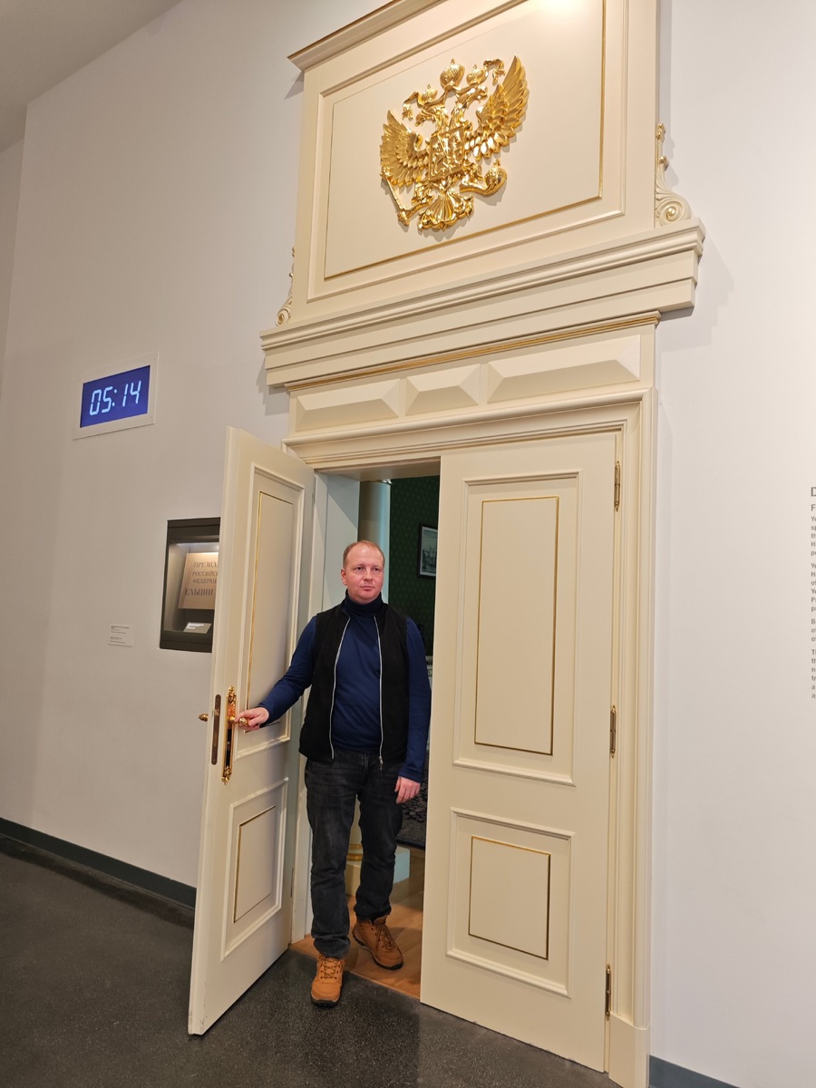 Та самая дверь. За ней Борис Ельцин сказал свою судьбоносную фразу