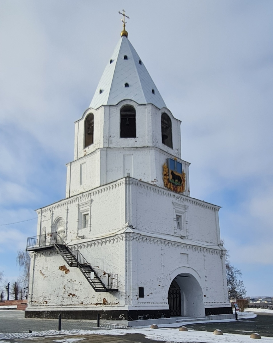 Спасская башня Сызранского Кремля. Фото моё.