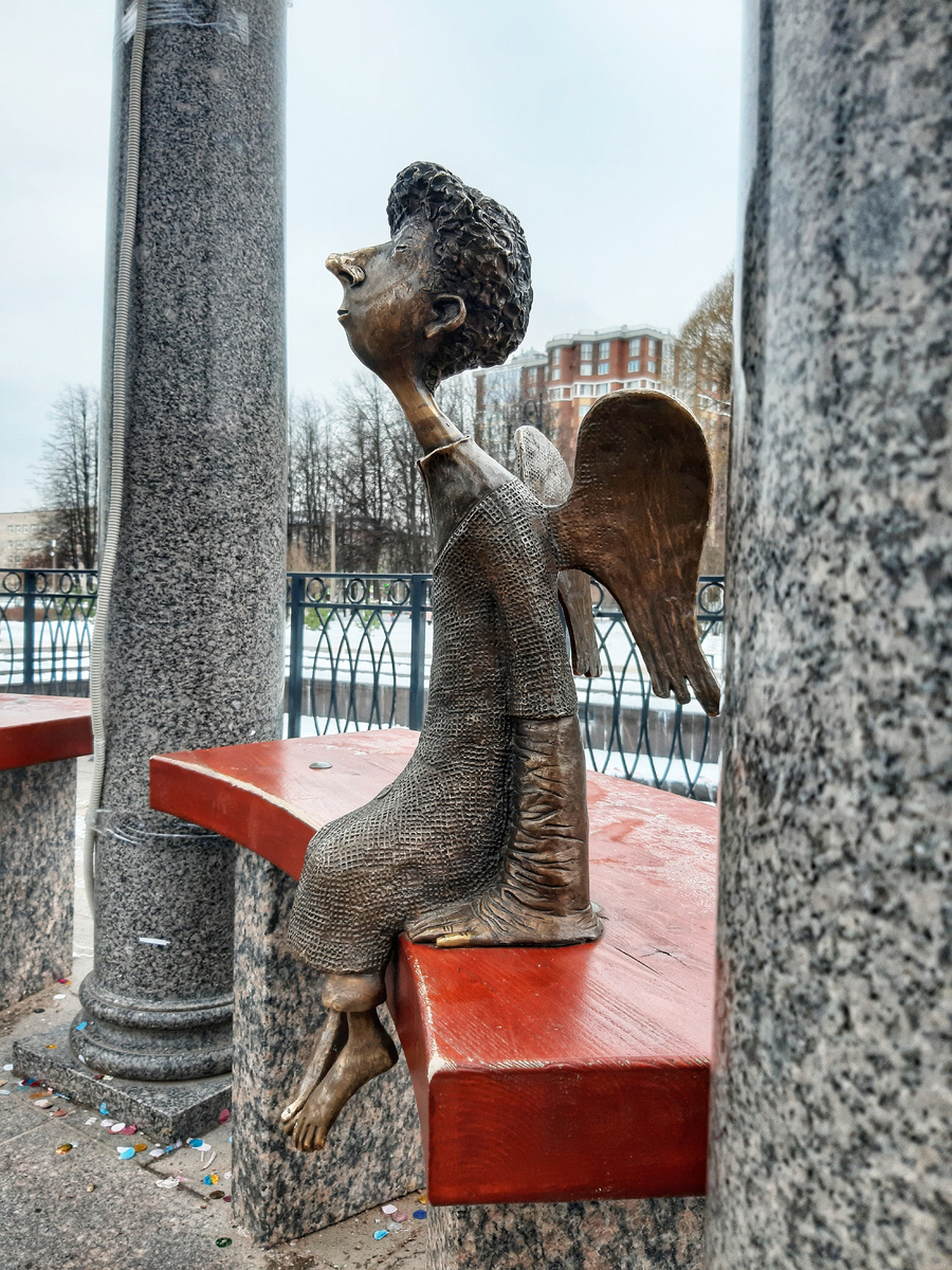 «Босоногий Ангел» в Любашинском саду. г. Санкт-Петербург.
