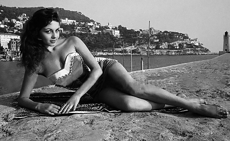 Мишель Мерсье в Каннах в 1957 году