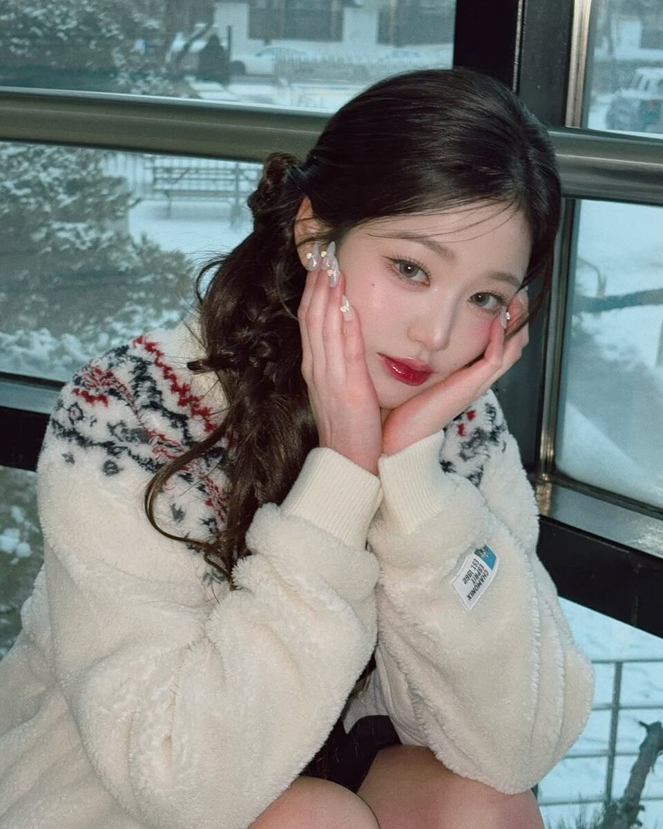    Чан Вонён из IVEСоцсети