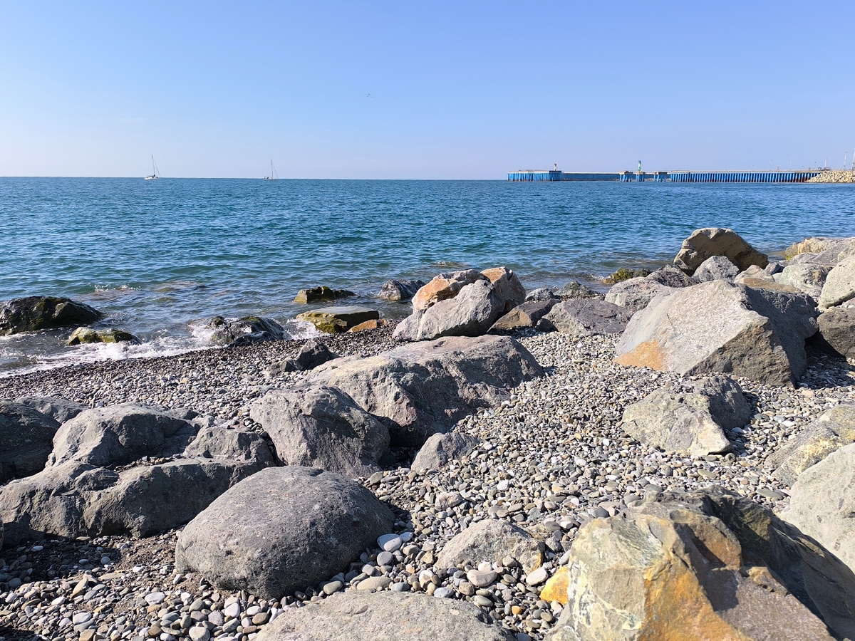 И снова мы чуток полазали по валунам. 