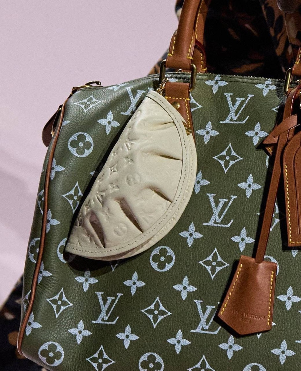 Сумки в форме гёдза от Louis Vuitton