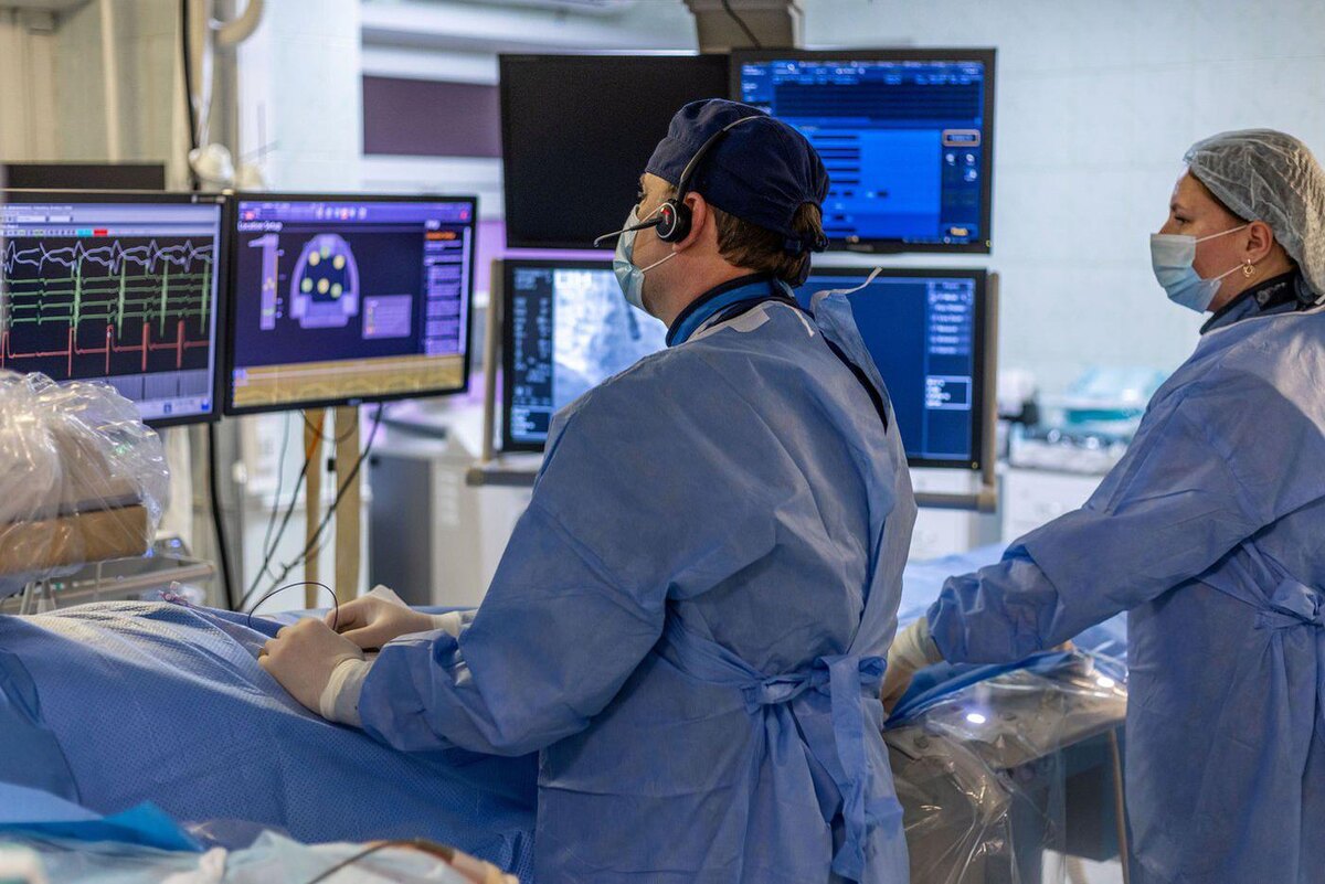 Врачи запускали сердце 62-летнего мужчины более 25 раз. Пресс-служба ГКБ им. В. М. Буянова