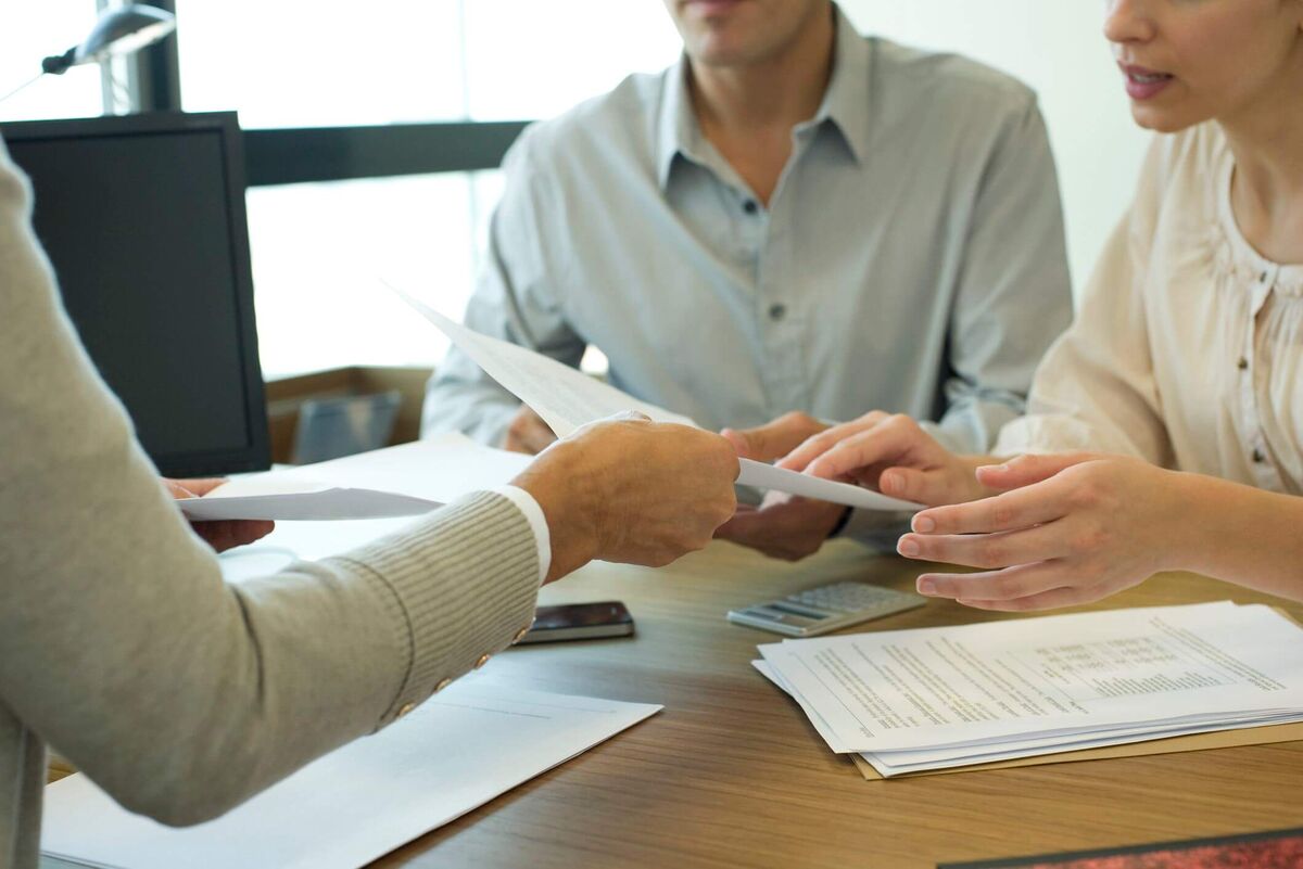 Подавляющее большинство автомобилей в России покупается с использованием банковских кредитов. Возможно в ближашие годы лизинг также сможет стать востребованным финансовым продуктов среди наших сограждан