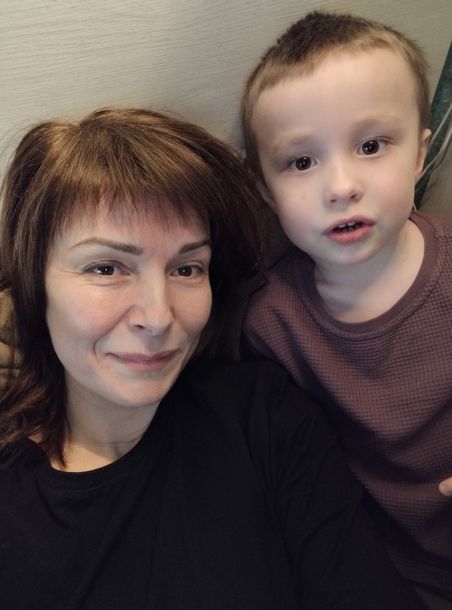 Всем привет! Это мы, Женьки😁