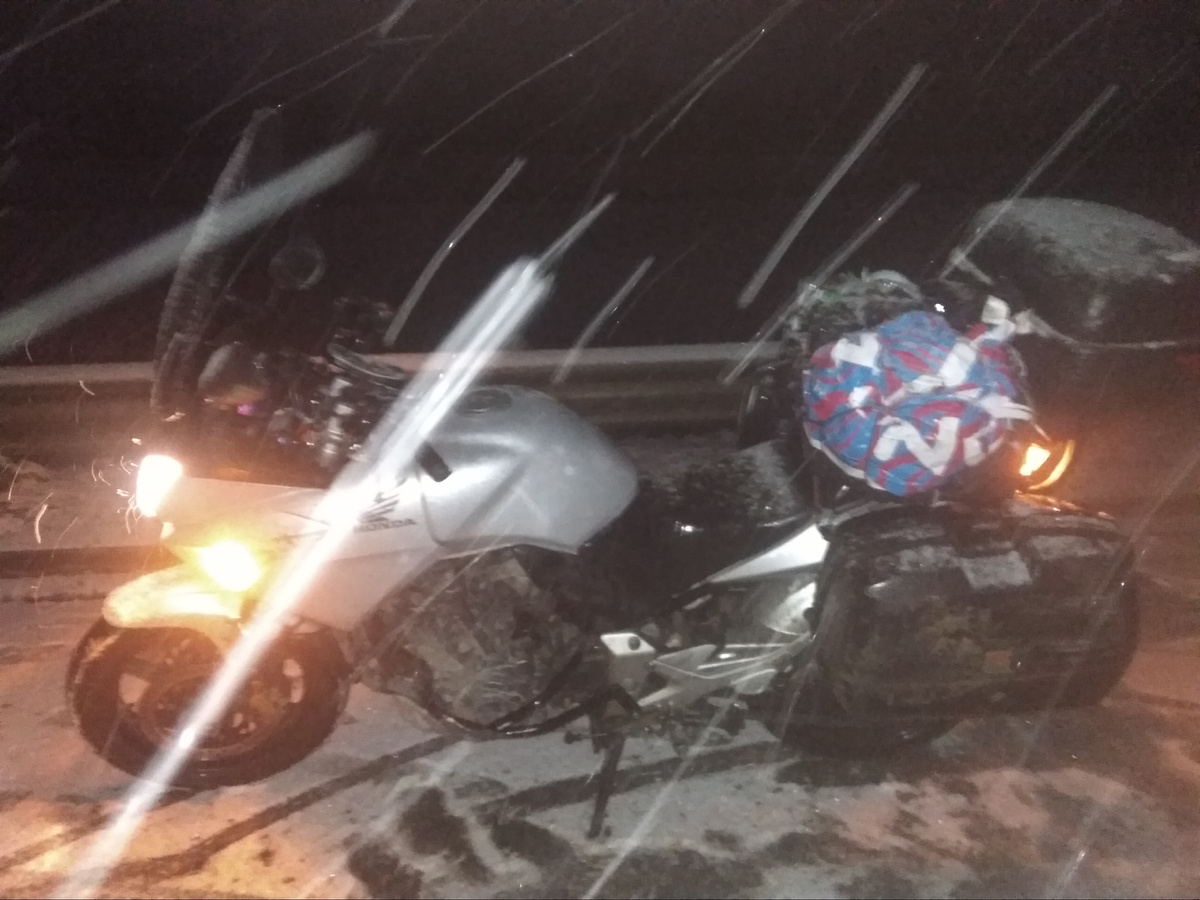 Ночью в снегопад на трассе