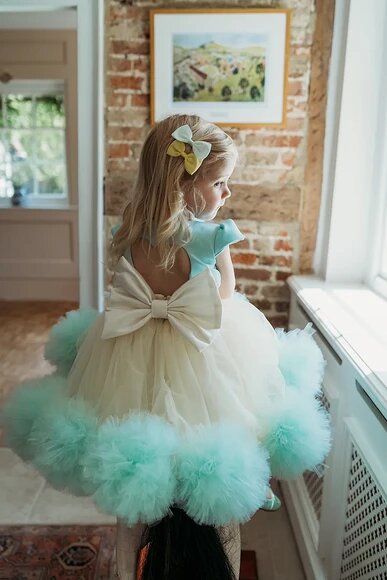     Идея: как сделать помпоны из фатина и где они могут пригодиться