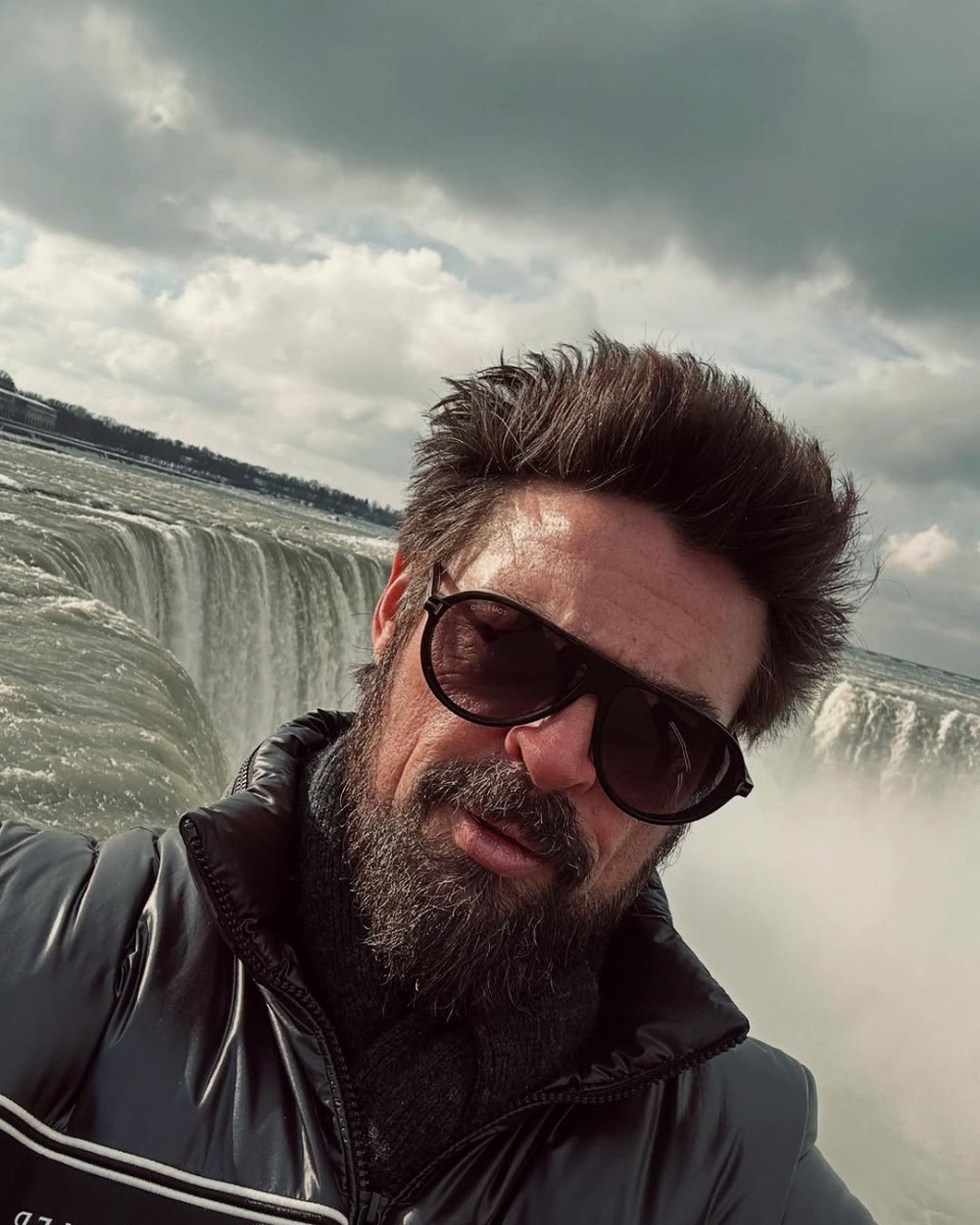     Кадр со съемок 5 сезона сериала «Пацаны» (2026) / Фото: Instagram*/karlurban/ *соцсеть признана в России экстремистской и запрещена