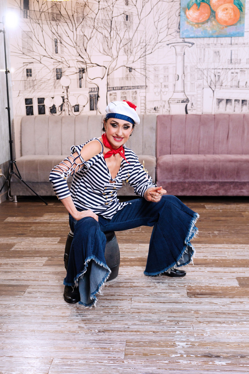 Шуточный танец «Эй, моряк!» в постановке Elena Morena и в исполнении Qvarta Roma на хафле «Лукум» в ресторане «Мандарин» 16 февраля 2025 года. Фотограф Захар Ишутин.