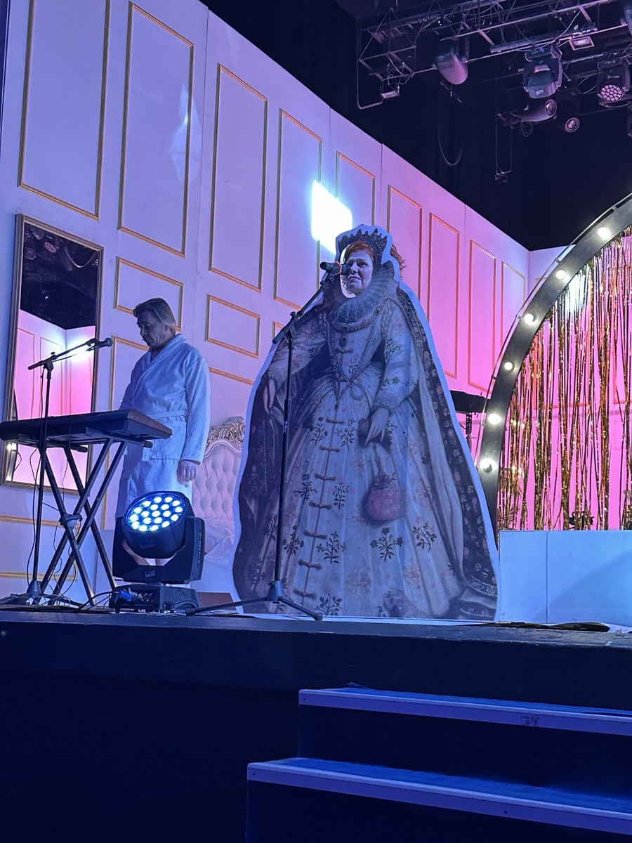 Кабаре «Мария Стюарт». Актеры: Игорь Балалаев и Виктория Верберг. Спектакль «Мария Стюарт». МТЮЗ. Фото автора.