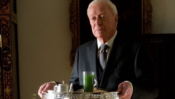 Майкл Кейн в роли Альфреда в фильме Тёмный рыцарь: Возрождение легенды 2012 года