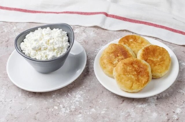    Как приготовить пышные сырники — альтернативу блинов на Масленицу?