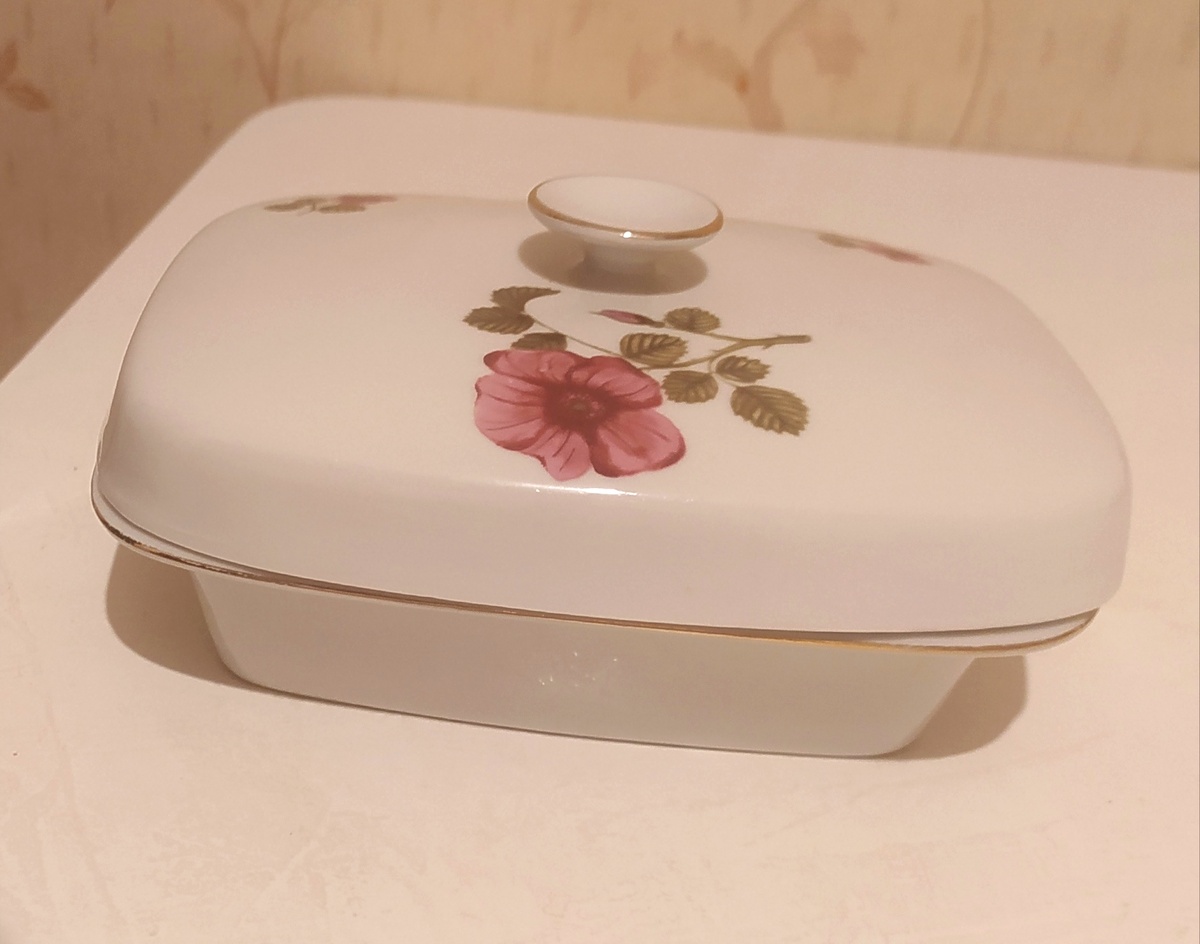 Никак не могла продать эту польскую масленку, но как только подключила доставку, она сразу ушла, и за хорошую цену 