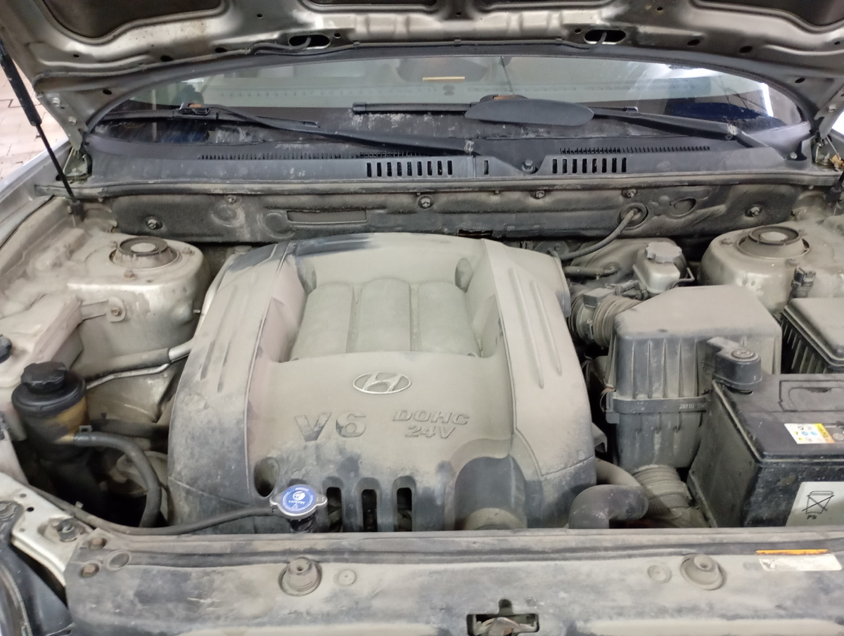 Декоративная крышка - первое, что мешает))). 