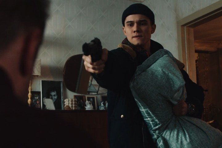 Оказалось, что образ хулигина Ширмика возник до идеи с гопником Маратом. Фото: скриншот из видео «Подслушано в Рыбинске»