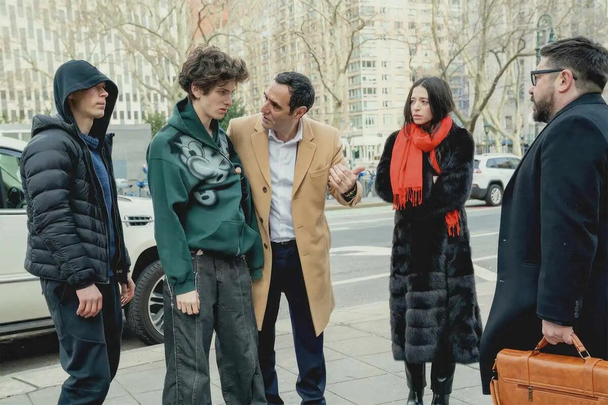 кадр из к/ф «Анора»