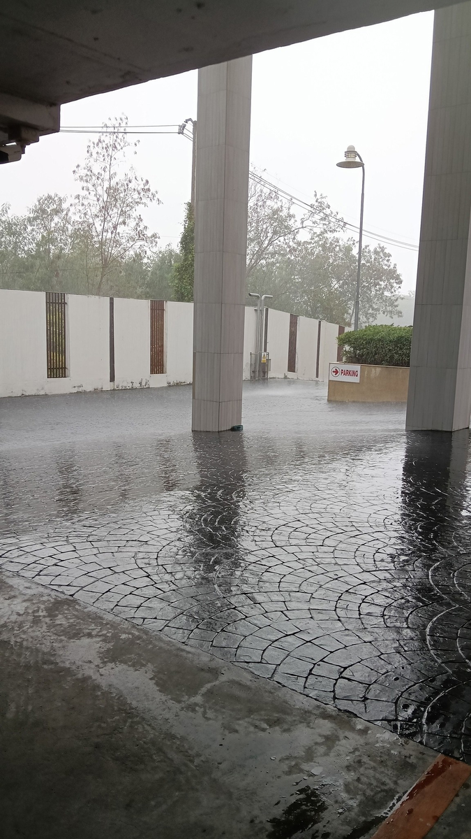 Жалуются на дождь в Паттайе - https://vk.com/wall-41312809_891981