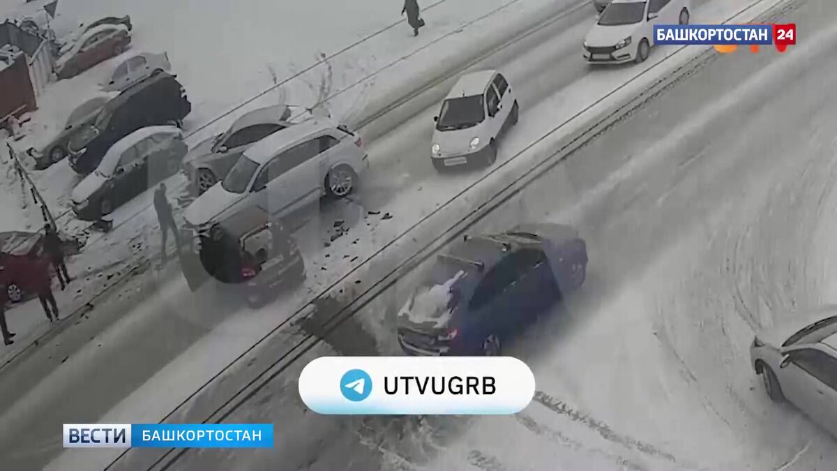    Не уступил дорогу: в Стерлитамаке водитель Audi устроил массовое ДТП с участием четырех авто