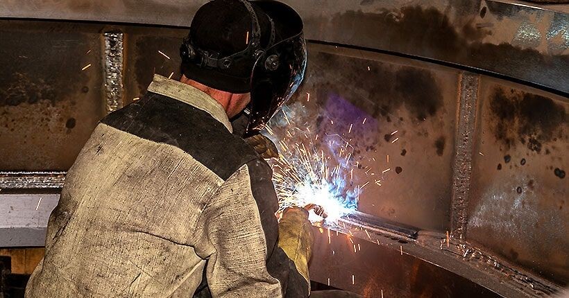 Одна из самых востребованных позиций на рынке труда — квалифицированные рабочие.