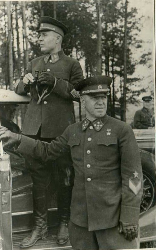 Семен Константинович Тимошенко (слева) и Георгий Константинович Жуков, 1940 год