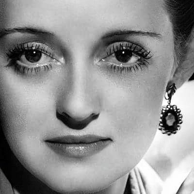 прекрасная сияющая Бетт. 40е гг. ХХ в. 