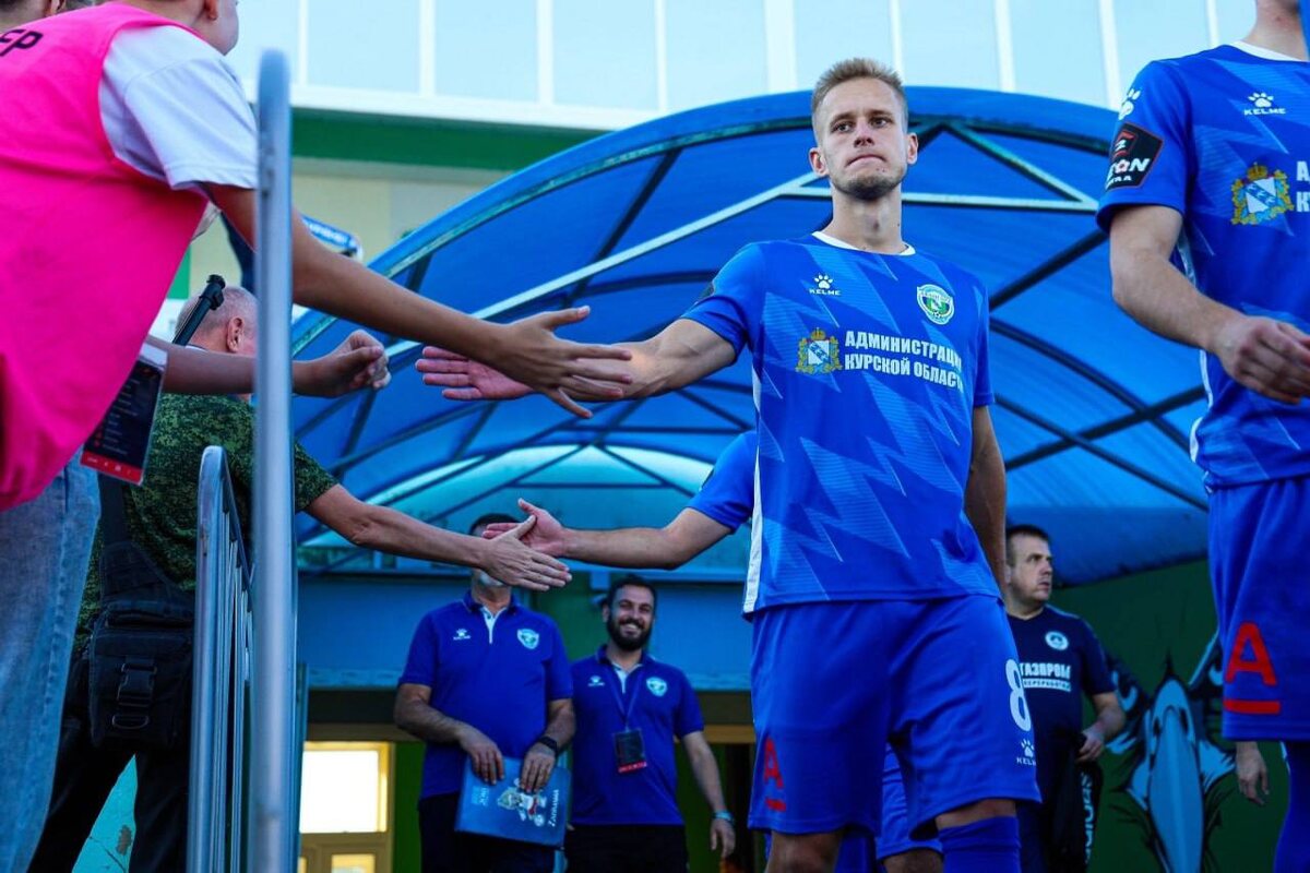    Курский футбольный клуб «Авангард» расторг контракт с осужденным за избиение Дмитрием Малыхиным