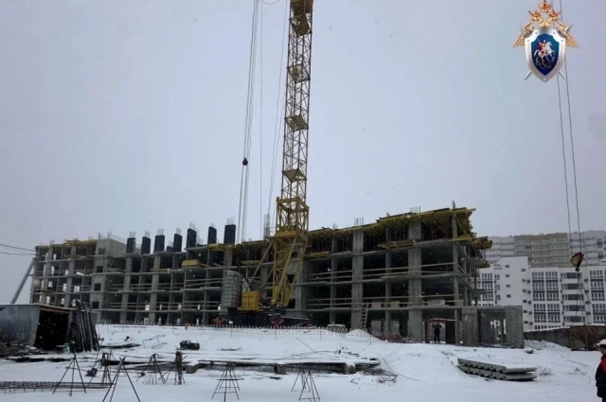    На стройке в Ульяновске рабочий погиб, упав с высоты 4-го этажа