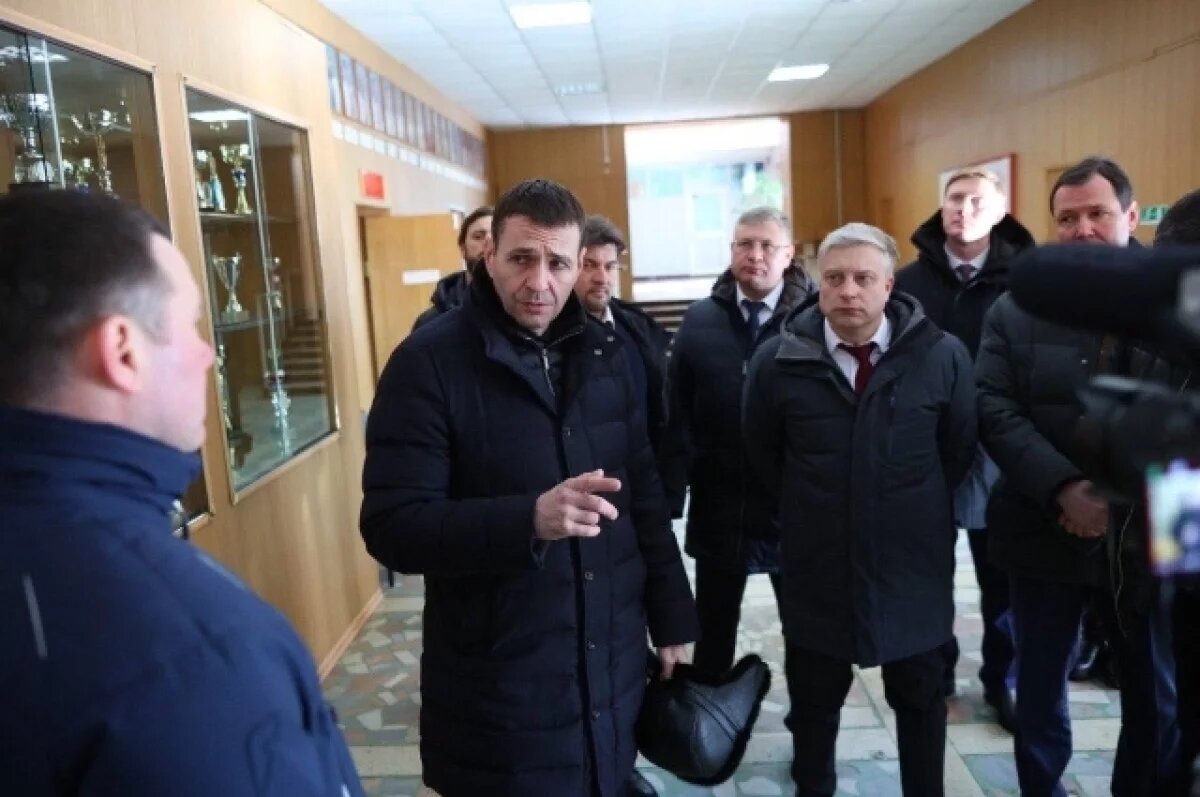    Демешин проверил ход восстановления спортивно-стрелкового комплекса