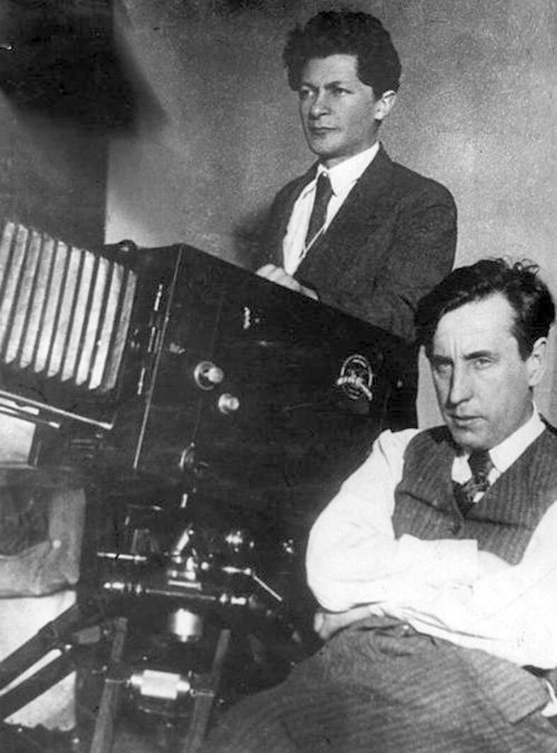 Режиссёр А. Роом за работой, 1920-е годы. фото из ria.ru