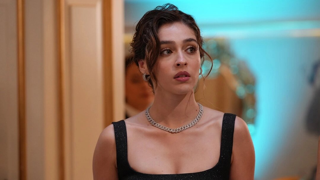 кадр из сериала «Лейла: Жизнь... Любовь... Правосудие...»