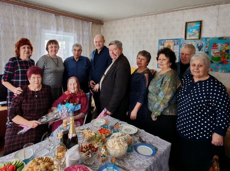    В Кувандыке вековой юбилей отметила труженик тыла Вера Полевая Оренбуржье