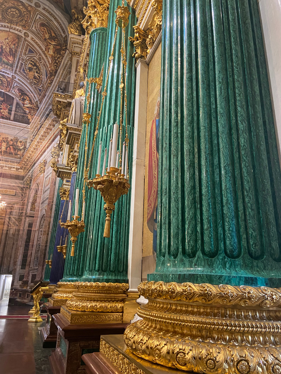 Исаакиевский собор, малахитовые колонны 