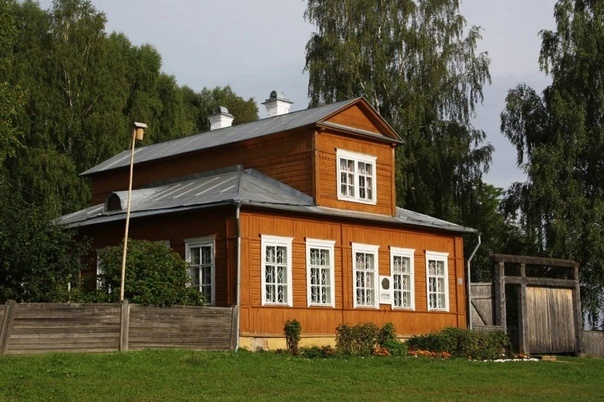 фото из интернета https://legacy-time.ru/img/biographies/vasnetsov/muzej-vasnetsovyx-ryabovo.jpg