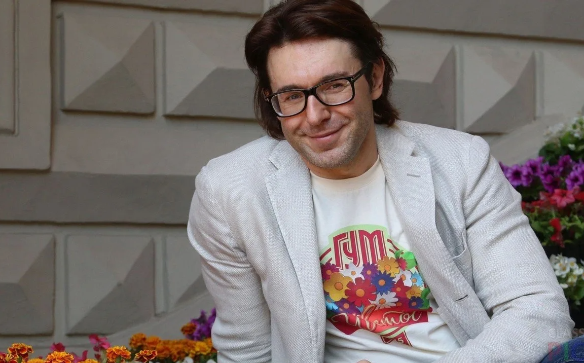 Андрей Николаевич Малахов — тележурналист, шоумен, продюсер, актёр.